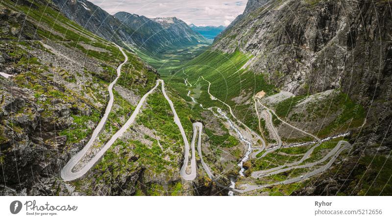 Trollstigen, Andalsnes, Norwegen. Serpentinen-Bergstraße Trollstigen. Berühmtes norwegisches Wahrzeichen und beliebtes Reiseziel. Norwegische Kreisstraße 63 an einem Sommertag