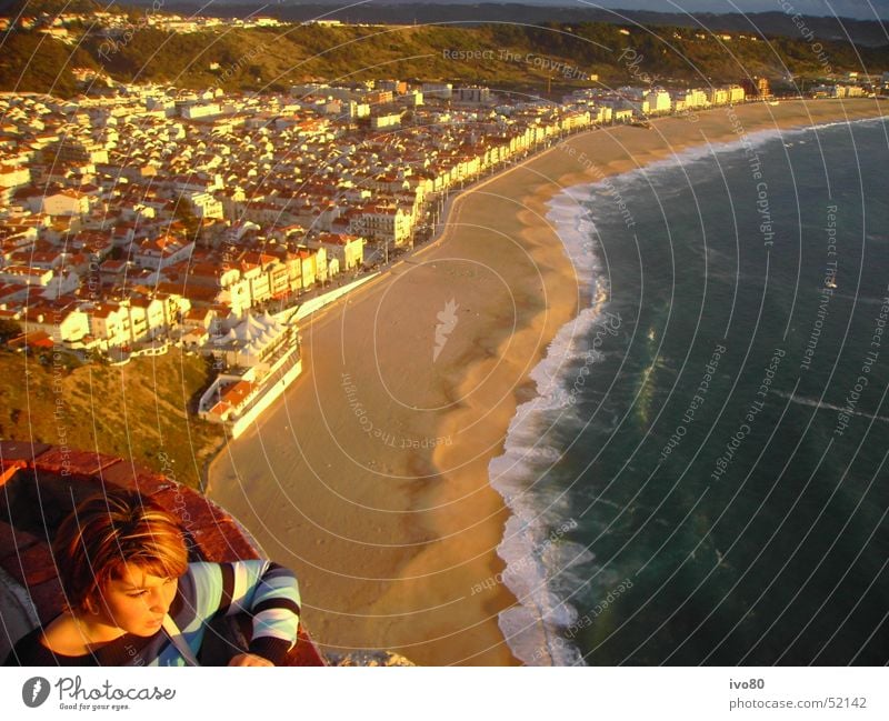 sunset nazare Strand Abendsonne Sehnsucht Stadt Portugal Nazare Fátima Meer Wellen Brandung Ferien & Urlaub & Reisen Rundreise Horizont stagnierend Glück Wasser