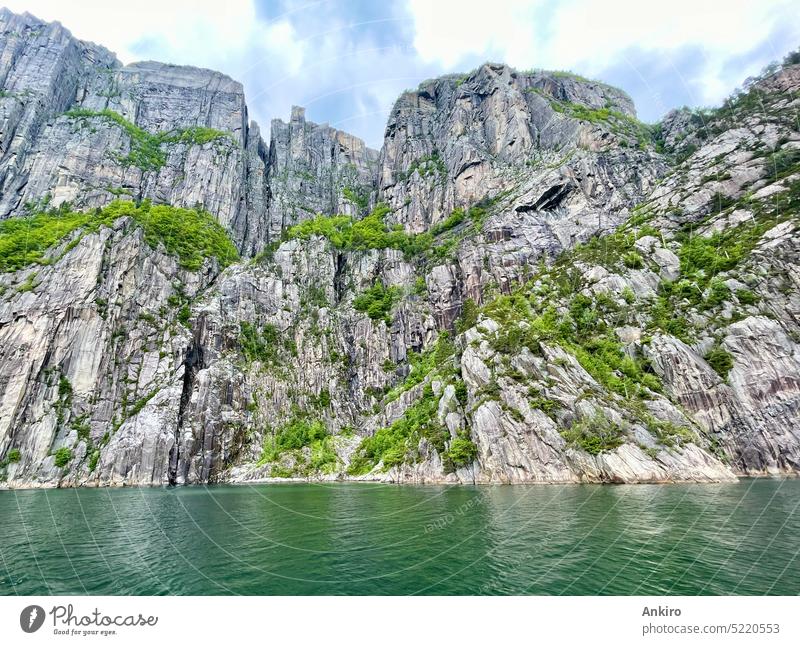 Das berühmte Felsenziel in Norwegen, der Preikestolen skandinavisch Klettern interessante Orte Aussichtspunkt Besucherattraktionen Rogaland Skandinavien