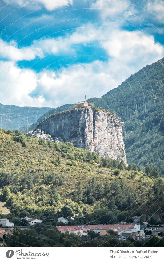 Kirche auf dem Felsen Tourismus castellane Religion & Glaube Bauwerk Architektur Gebäude Außenaufnahme Farbfoto Himmel Sehenswürdigkeit Menschenleer historisch