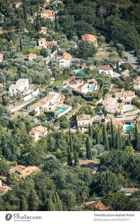 Pools und Häuser in der Côte D'Azur Wasser Haus Reichtum Ferien Residenz Ferienhaus Ferien & Urlaub & Reisen Sommer Tourismus Meer Außenaufnahme Erholung