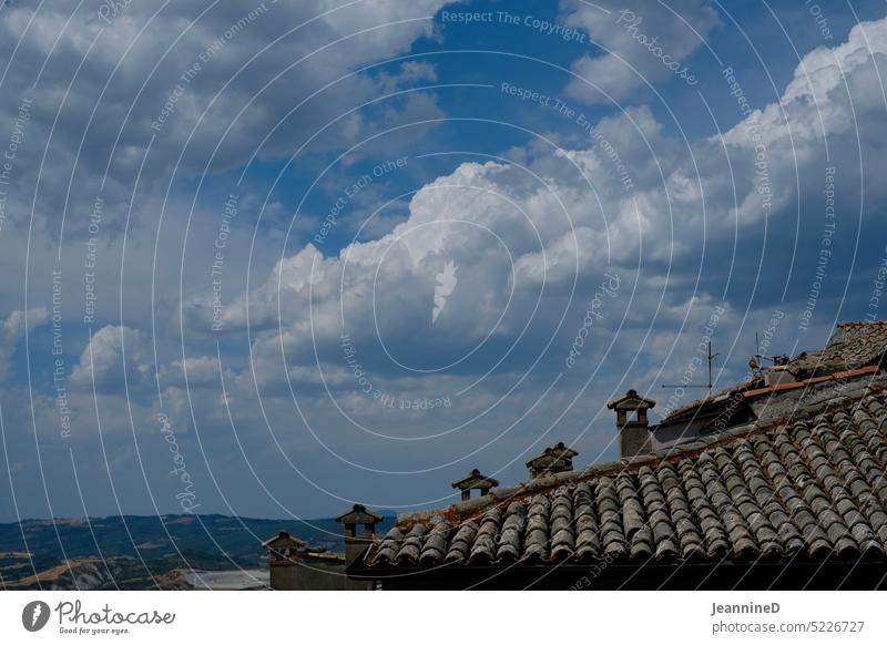 Wolkenbild über den Dächern Himmel Sommer Tag Wetter Natur träumen göttlich himmlisch Umwelt schön schöpfer Meditation überirdisch verbunden Klima