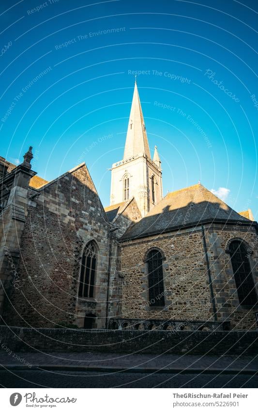 Kirche wird von Sonne angestrahlt Mauer Stadt Frankreich reisen Tourismus Bretagne Ferien & Urlaub & Reisen Landschaft Außenaufnahme Himmel Saint-Malo Wolken