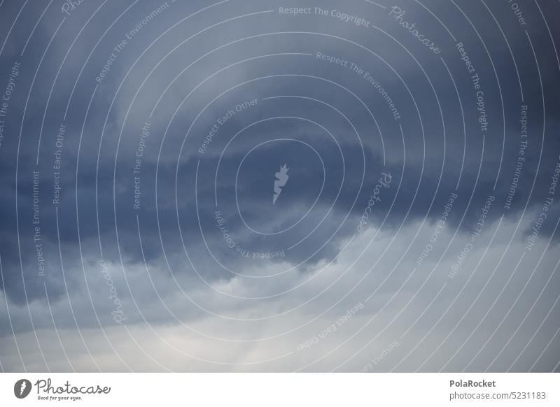 #A0# Regenwolken Regenwetter wolkig bewölkt Gewitterwolken Unwetter Unwetterwarnung Himmel Wolken Wetter Sturm dunkel schlechtes Wetter Natur Klima Umwelt