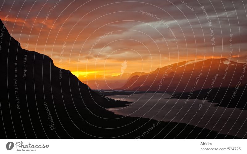 301 Landschaft Himmel Sonnenaufgang Sonnenuntergang Wetter Berge u. Gebirge außergewöhnlich gigantisch orange schwarz Romantik Begierde Hoffnung Abenteuer