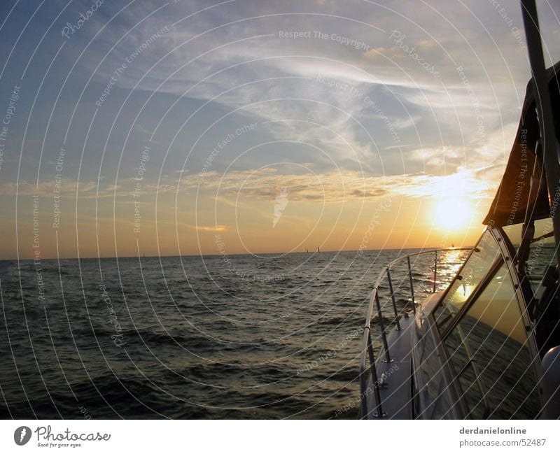 Lake Michigan Amerika Chicago Nordamerika Kanada See Wellen stark Kraft Sonnenuntergang Romantik Meer Wasserfahrzeug Geschwindigkeit groß fahren Verlauf schön