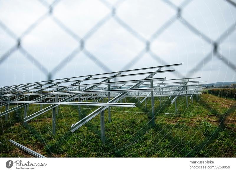 Grüne Energie Strom Solarfeld alternativ Hintergrund blau Zelle Wandel & Veränderung Großstadt Sauberkeit saubere Energie sauberer Strom Klima Klimawandel