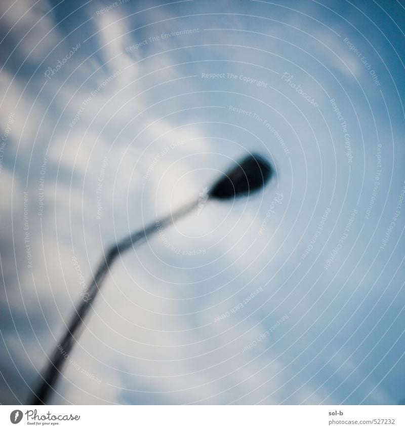 Licht aus Luft Himmel Wolken Wetter Stadt Straße Straßenbeleuchtung Peitschenlaterne dunkel kaputt oben dünn Müdigkeit Sehvermögen Stromausfall Rausch