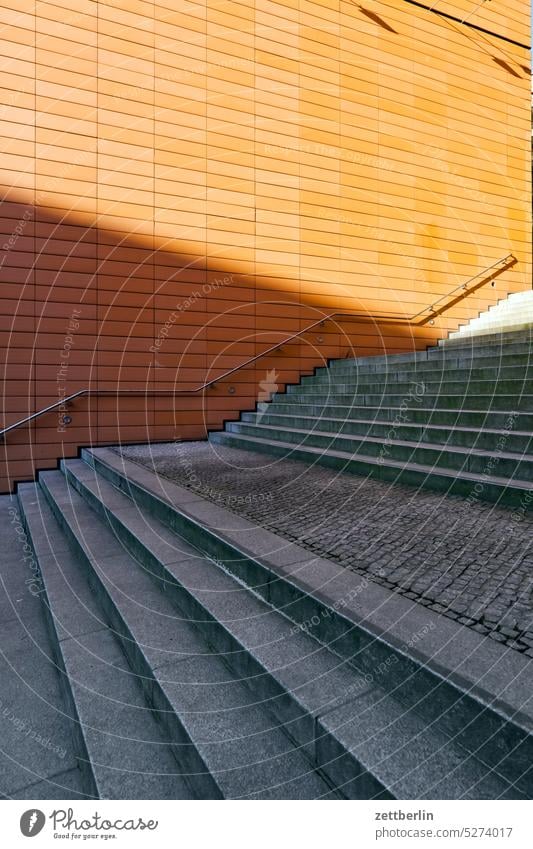 Treppe am Potsdamer Platz architektur berlin büro city deutschland fassade froschperspektive gebäude hauptstadt haus hochhaus innenstadt kiez leben mitte modern