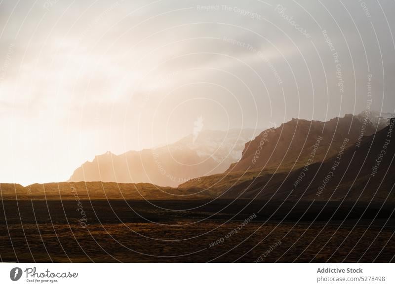 Berge und Meer bei Sonnenaufgang MEER Berge u. Gebirge Himmel wolkig Morgen Wetter atemberaubend Kamm Ufer Island kalt Ambitus gefroren Klima Landschaft Rippeln