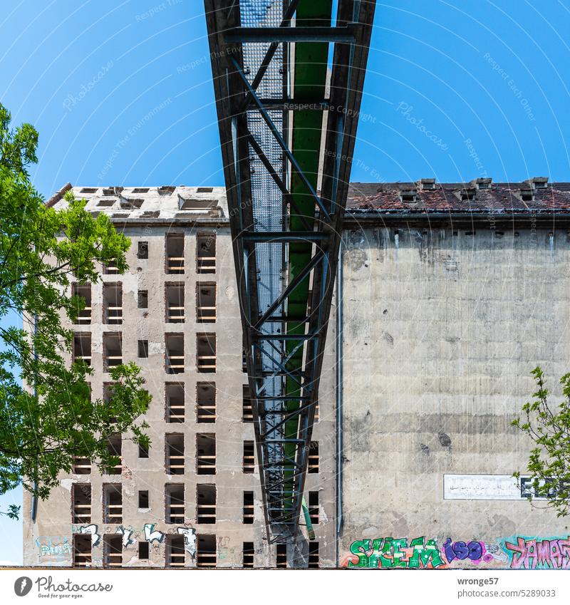 Umbau Wohnungsbau Elbe Silo Haus Architektur Gebäude Bauwerk Außenaufnahme Menschenleer Farbfoto Himmel Industrieanlage Tag industriell Speicher Betonklotz