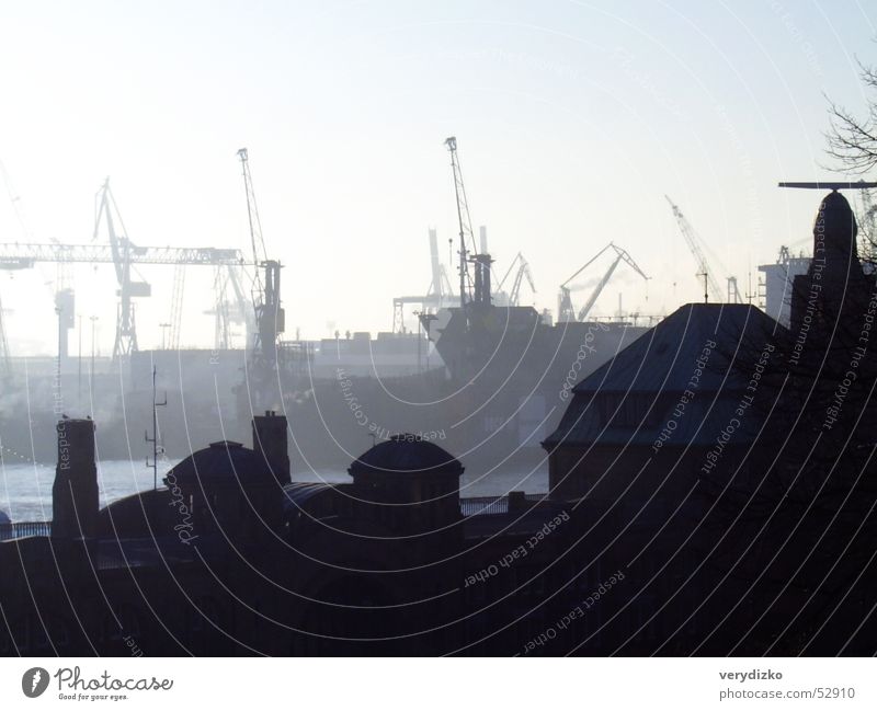 Landungsbrücken Dock Radarstation Kran Industriefotografie Hafen Anlegestelle Hamburg blohm Wasser Elbe Nordsee Schiffswerft