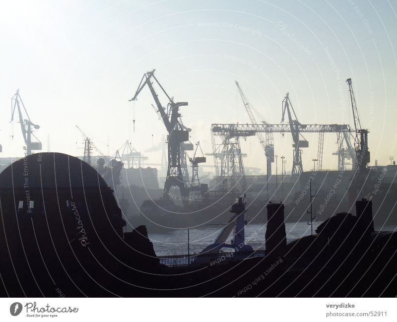 Landungsbrücken 2 Anlegestelle Kran Meer Fabrik Dock Hamburg Industriefotografie Hafen Wasser Nordsee blohm Elbe Schiffswerft