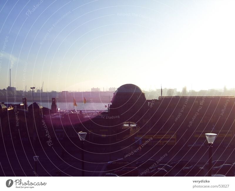 Sonnenaufgang Anlegestelle Hafen Elbe Hamburg