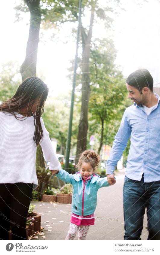 La Familia Spielen Ferien & Urlaub & Reisen Kindergarten Schule Schulkind Eltern Erwachsene Mutter Vater Familie & Verwandtschaft Paar Partner Kindheit Leben 3