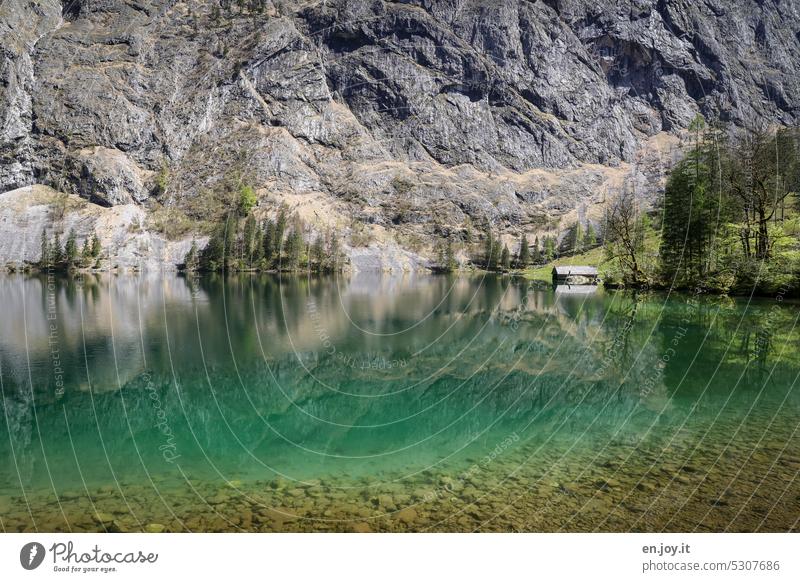 Haus am See Obersee Köngissee Berchtesgadener Land Bergsee Spiegelung Spiegelung im Wasser Bergen Hütte grün klares Wasser Felsen Nationalpark Berchtesgaden