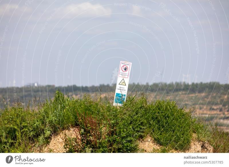 Am Rand,  Hambacher Forst Ferne Natur Wege & Pfade Straße Energieversorgung Himmel Energiegewinnung Ansicht Braunkohlentagebau Hambach Oberfläche Tagebaugrube