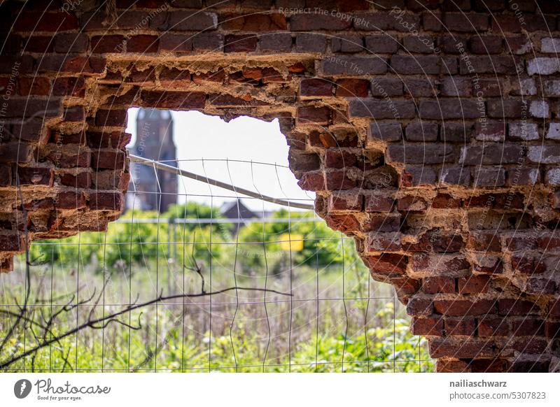 Fassade Vergänglichkeit Verlassenes Dorf Geisterstadt Deutschland Kohle Zaun verlassenes Gebiet Architektur Architekturfotografie Ökologie leer Umwelt