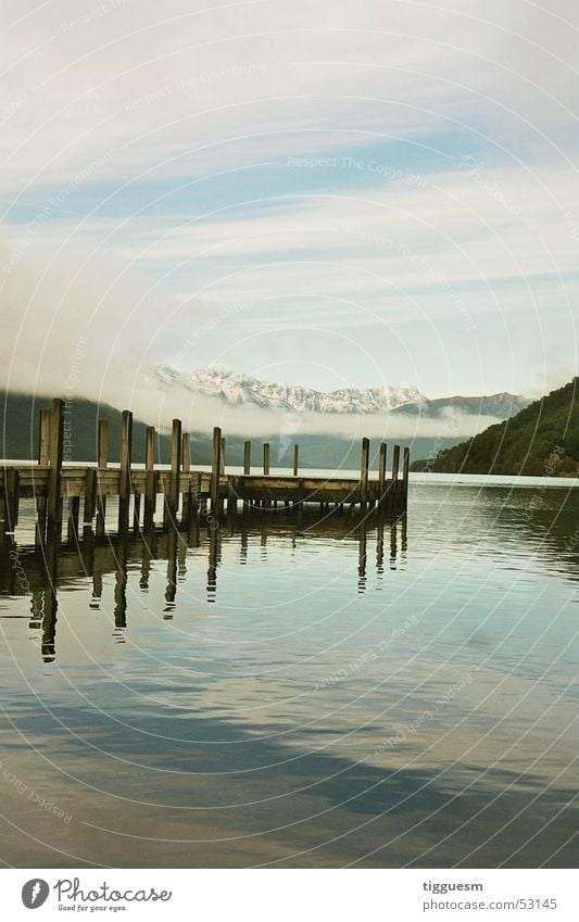 Und jetzt baden... See Einsamkeit Holzmehl Bar kalt Neuseeland Südinsel Christ Church Wolken ruhig lake lonely Klarheit steeg pontoon Wasser water cold calm