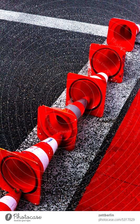 Fahrradweg, Verkehrswende, Fahrbahnmarkierung 6 abbiegen ampel asphalt auto ecke fahrbahnmarkierung fahren fahrrad fahrradweg ferien fortbewegung gerade