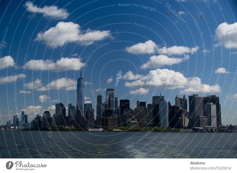 Skyline von New York City Bootsfahrt gutes Wetter World Trade Center USA Himmel Gebäude Fluss Stadtbild Wolkenkratzer Großstadt Manhattan New York State Wasser