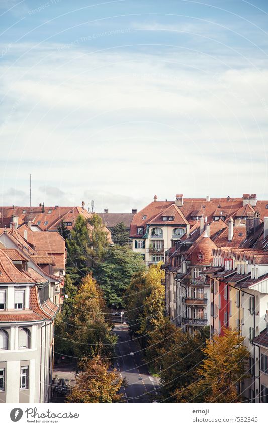 Bern Himmel Dorf Kleinstadt Stadt Hauptstadt Haus Dach alt blau Allee Straße Farbfoto Außenaufnahme Menschenleer Textfreiraum oben Tag Vogelperspektive