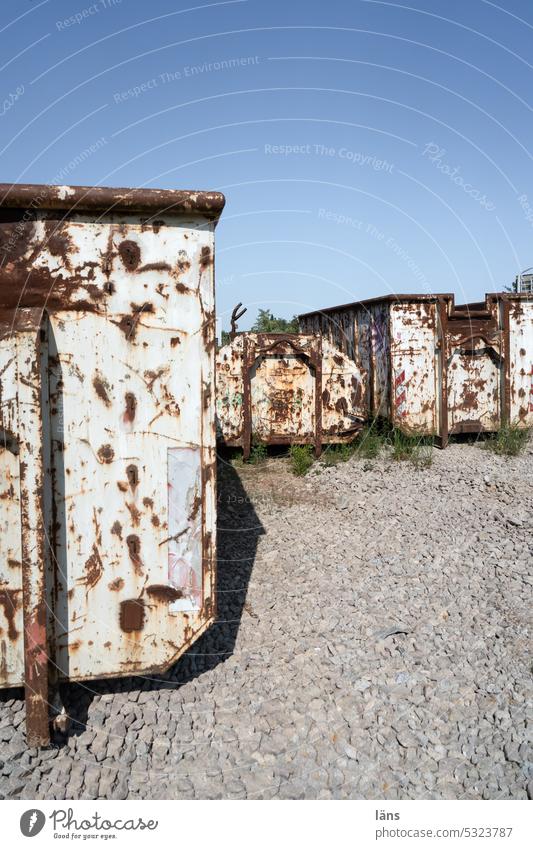 Lost Land Love ll Baustellen Abfallcontainer Abfallwirtschaft Baustellen Container Recycling Ausrangiert Metall Entsorgung sammelnd Schrott Müll Behälter