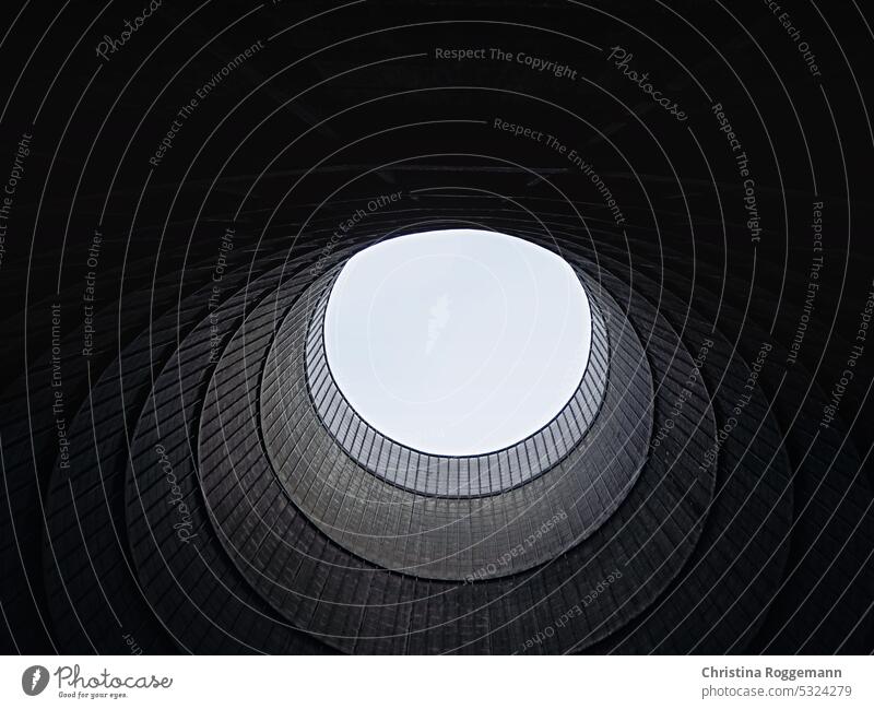 Verlassener Kühlturm Kühltürme Schornstein Klimawandel Energiewirtschaft Industrie Stromkraftwerke klimaschädlich Kohlekraftwerk fossile Energie