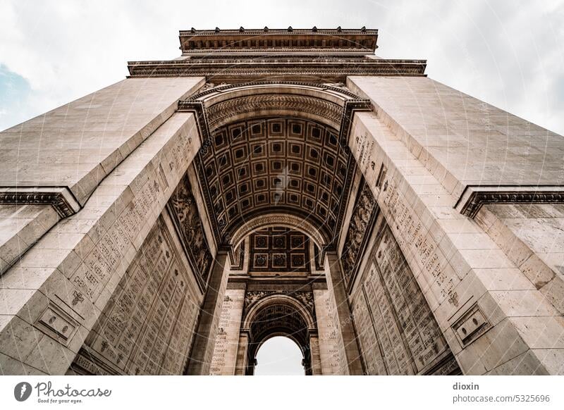 Arc de Triomphe de l’Étoile (2) Paris Triumphbogen Frankreich Hauptstadt Architektur architecture Monument Architekturfotografie Farbfoto Wahrzeichen Denkmal