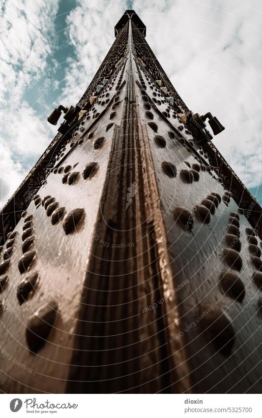 Turm der Türme Paris Frankreich Hauptstadt Architektur architecture Monument Farbfoto Wahrzeichen Denkmal Sehenswürdigkeit Stadt historisch Tourismus Bauwerk