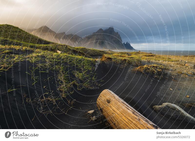 Ein Sturm zieht auf Vestrahorn Vesturhorn Brunnhor Island Berge u. Gebirge Küste Landschaft Natur Abenteuer Umwelt Ferien & Urlaub & Reisen Tourismus Strand