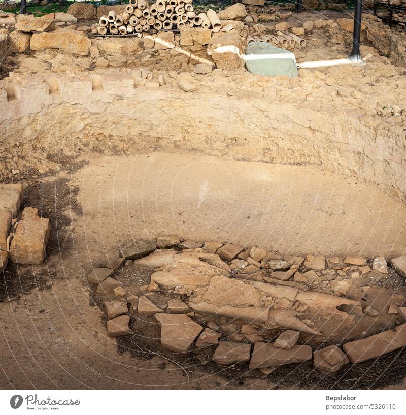 Morgantina Nordbäder Standort Archäologie Griechen Insel Italienisch Ruine südländisch sisilianisch Sizilien morgantina Terrakotta Ton architektonisch Amphore