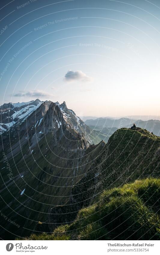 Bergen mit Stimmungsvollem Himmel Felsen Schweiz Appenzellerland Stein wandern touristisch Außenaufnahme Tourismus Berge u. Gebirge Farbfoto schweiz alpstein