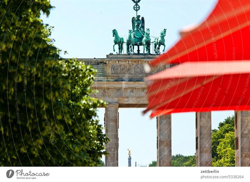 Brandenburger Tor, Siegessäule, Imbissbude architektur Berlin büro Großstadt deutschland Fassade fenster froschperspektive Gebäude Hauptstadt Haus Himmel