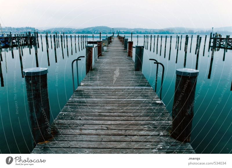 Anleger Ausflug Abenteuer Himmel Horizont See Bodensee Steg authentisch frisch schön Stimmung Erholung Perspektive ruhig Farbfoto Gedeckte Farben Außenaufnahme