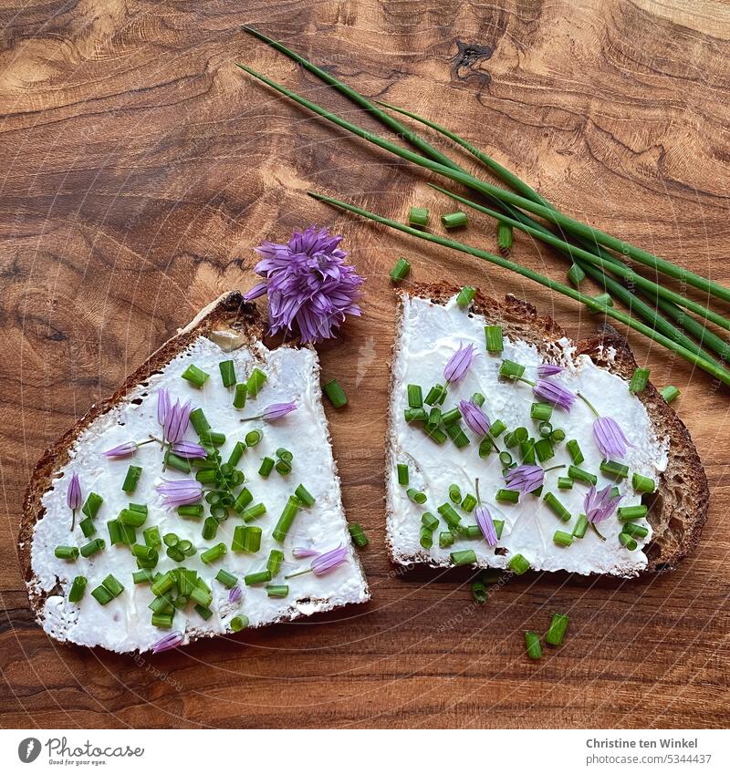 typisch deutsch | Abendbrot Abendessen Brotscheibe Belegtes Brot Butterbrot Häusliches Leben frisch gesund Snack Frischkäse Vegane Ernährung Essen