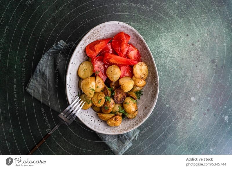 Frühlingskartoffel in der Schale Hintergrund Schalen & Schüsseln Besteck Diät Dill Abendessen Speise bohren Lebensmittel frisch gebraten grün Frühlingszwiebel