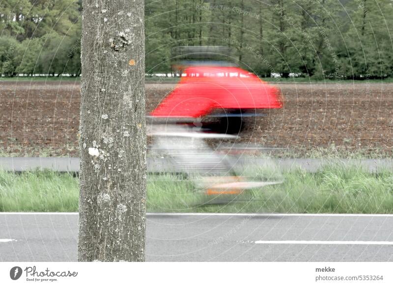 Flucht vorm Gewitter Fahrrad Fahrradfahren Fahrradfahrer fahrradfahrerin Fahrradweg Fahrradtour Freizeit & Hobby Ausflug Mobilität sportlich nachhaltig