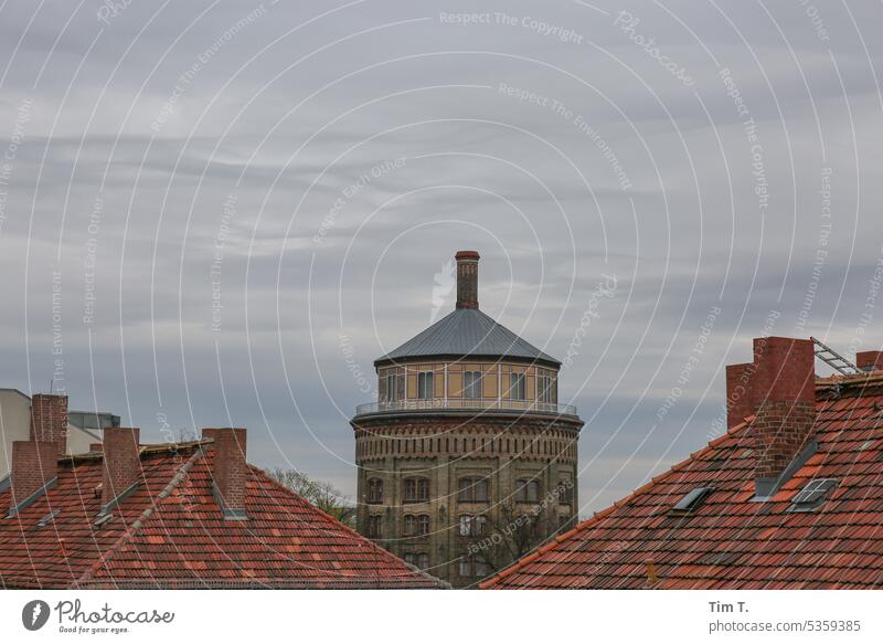 der Wasserturm in Prenzlauer Berg Berlin Dach Stadt Stadtzentrum Hauptstadt Tag Außenaufnahme Altstadt Menschenleer Farbfoto Haus Altbau Bauwerk Gebäude