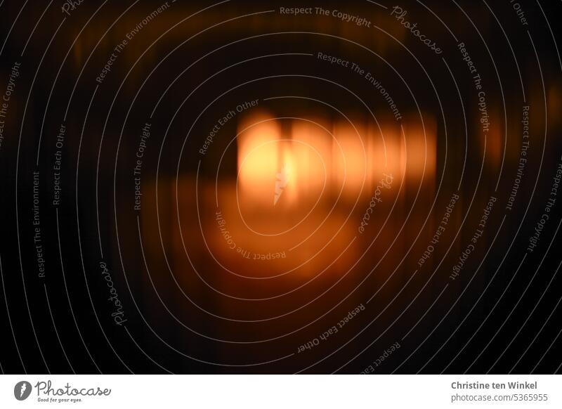 Kerzenlicht Kerzenflamme Glaube Liebe Flamme Kerzenschein Trauer leuchten Licht Gebet Hoffnung Meditation Gedenken ruhig besinnlich Ruhe erinnern