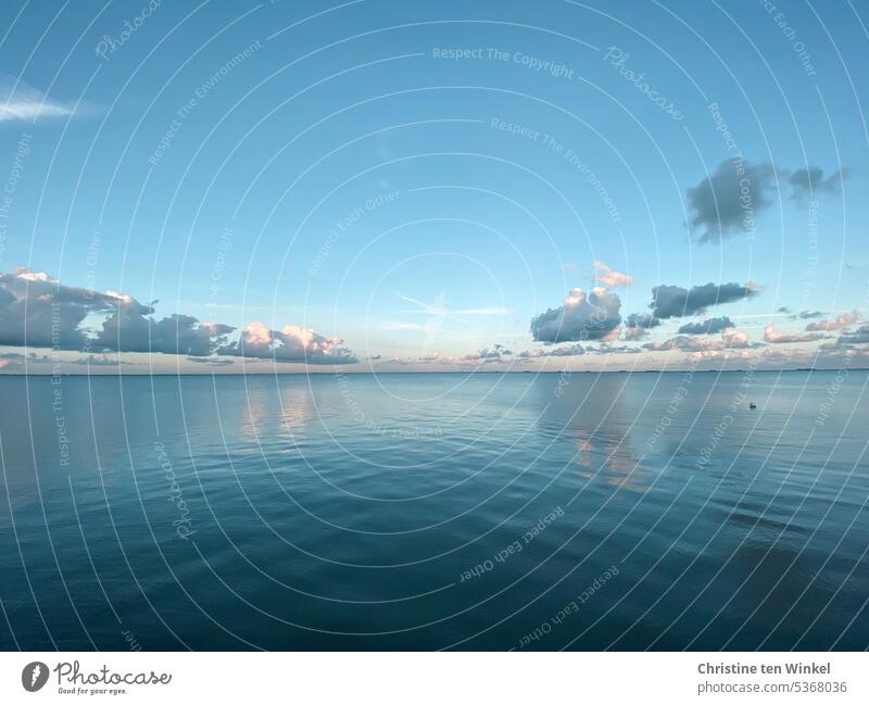 Abendstimmung über dem nordfriesischen Wattenmeer Wolken dramatische Wolken Nordsee Wolken mit Spiegelung Ruhe sanftes Licht Reflexion & Spiegelung Erholung