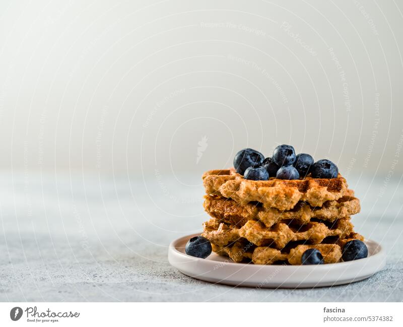 Gesunde glutenfreie Haferwaffeln. Leerzeichen kopieren Textfreiraum Belgische Waffel Gesundheit Waffeln Haferflocken appetitlich leicht gebacken Bäckerei