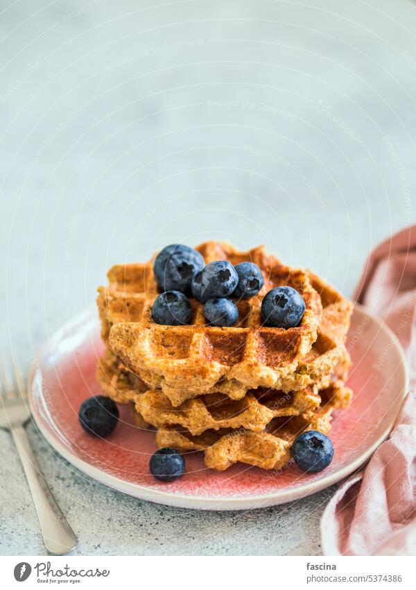 Gesunde glutenfreie Haferwaffeln. Leerzeichen kopieren Textfreiraum Belgische Waffel Gesundheit Waffeln Haferflocken appetitlich leicht gebacken Bäckerei