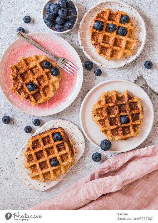 Gesunde glutenfreie Haferwaffeln. Leerzeichen kopieren Draufsicht Textfreiraum Belgische Waffel Gesundheit Waffeln Haferflocken appetitlich leicht gebacken