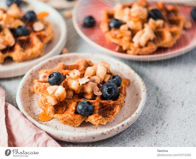 Gesunde glutenfreie Haferwaffeln. Leerzeichen kopieren Textfreiraum Belgische Waffel Gesunde Ernährung Gesundheit Waffeln Haferflocken appetitlich leicht