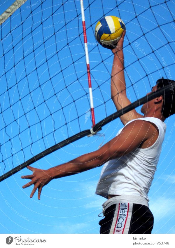 Beach Voley Strand Himmel Aktion Spielen Mann voley game Ball play man sky Kugel kimako