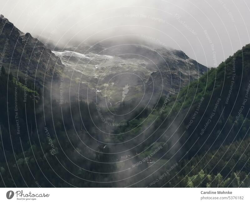 Leuchtende Felsen Berge Berge u. Gebirge Landschaft Natur Außenaufnahme Gipfel Farbfoto Umwelt Menschenleer Alpen Schneebedeckte Gipfel Tag Schönes Wetter