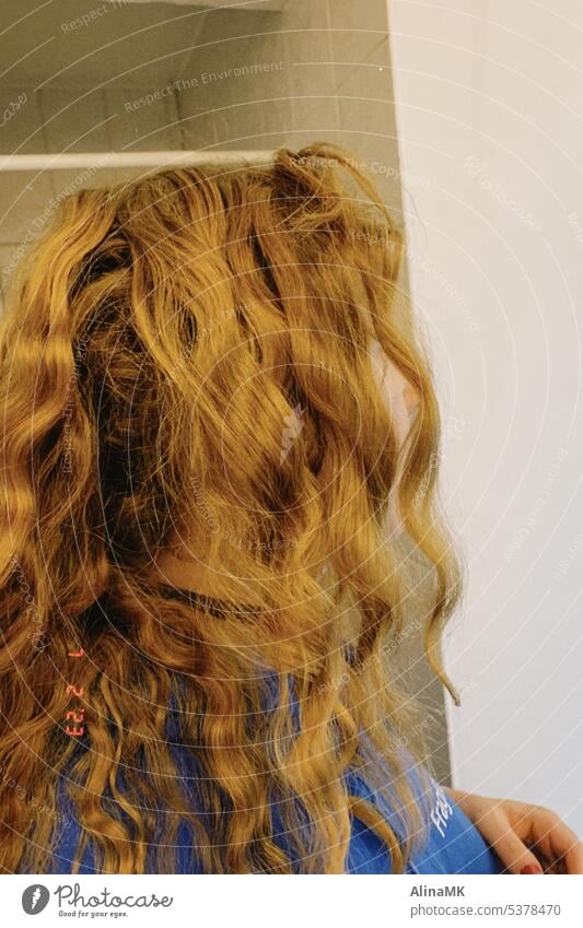 Löwenmähne Haare Locken Frisur Wellen rothaarig Erwachsene Haare & Frisuren Farbfoto langhaarig Kopf Mensch