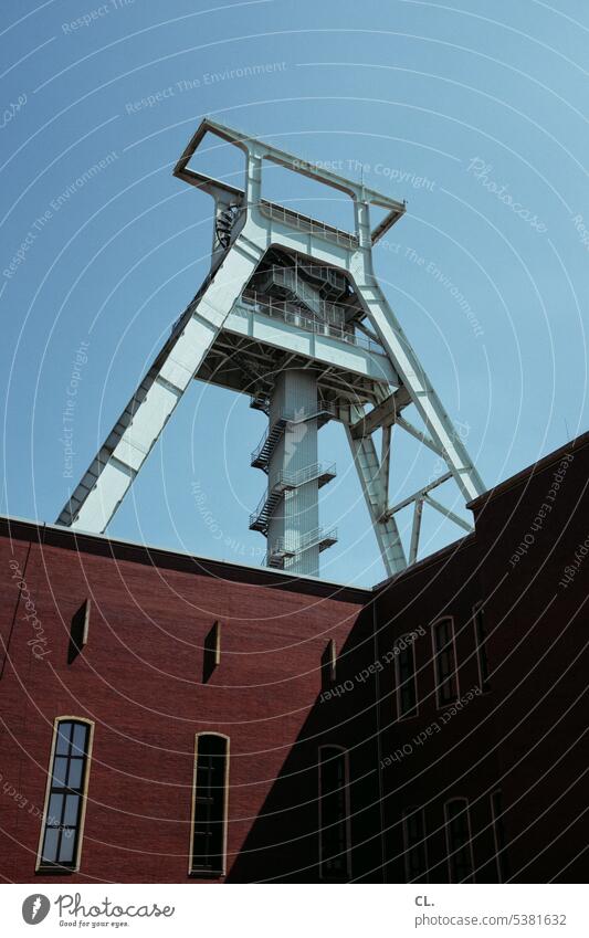 UT Bock auf Bochum | förderturm Ruhrpott Zeche Förderturm Architektur Ruhrgebiet Sehenswürdigkeit Industrie historisch Industriekultur Architekturfotografie