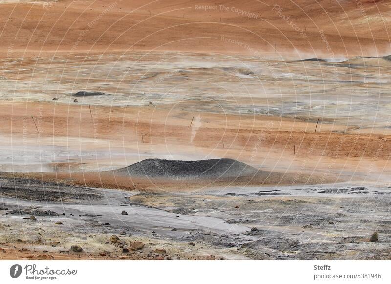 Namaskard - ein Geothermalgebiet auf Island isländisch geothermal Geothermie Schwefelgase Schwefelgeruch Schwefelquellen Marslandschaft uralt vulkanisch